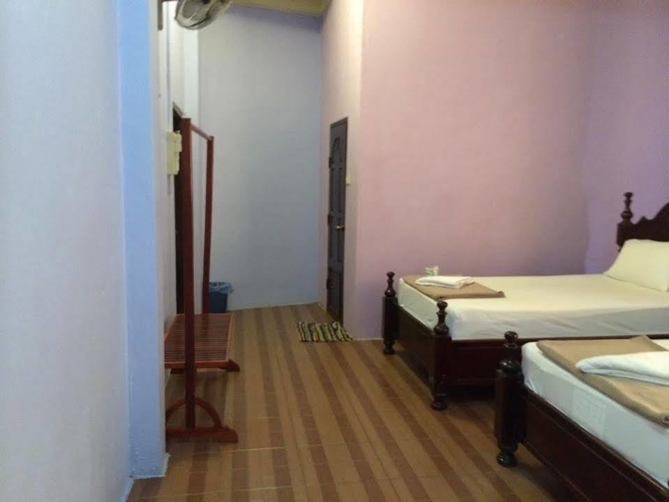 Soutjai Guesthouse & Restaurant Vang Vieng Exterior photo
